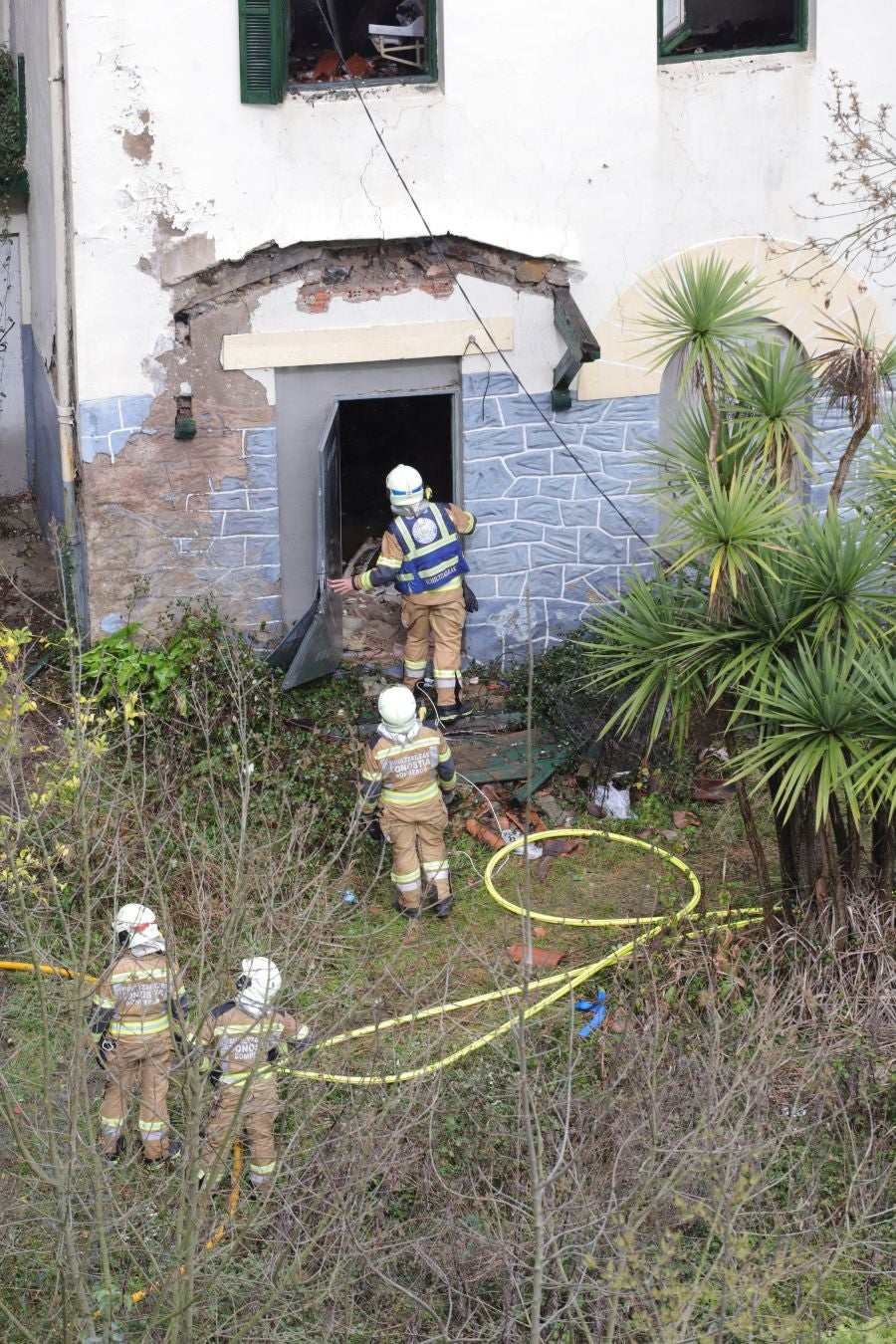Fotos: Sofocan un incendio declarado en una casa de Loiola