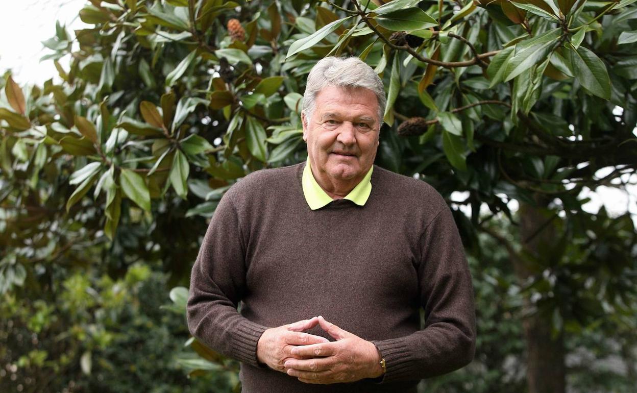 John Benjamin Toshack.