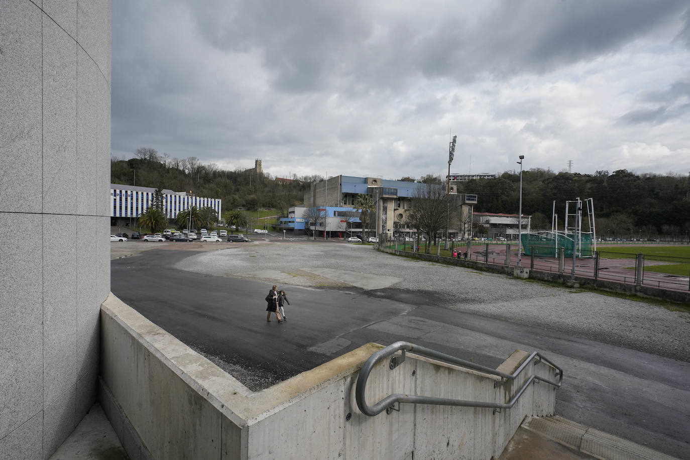 Fotos: Un tercio de los alrededores del estadio de Anoeta se reurbanizarán a finales de año