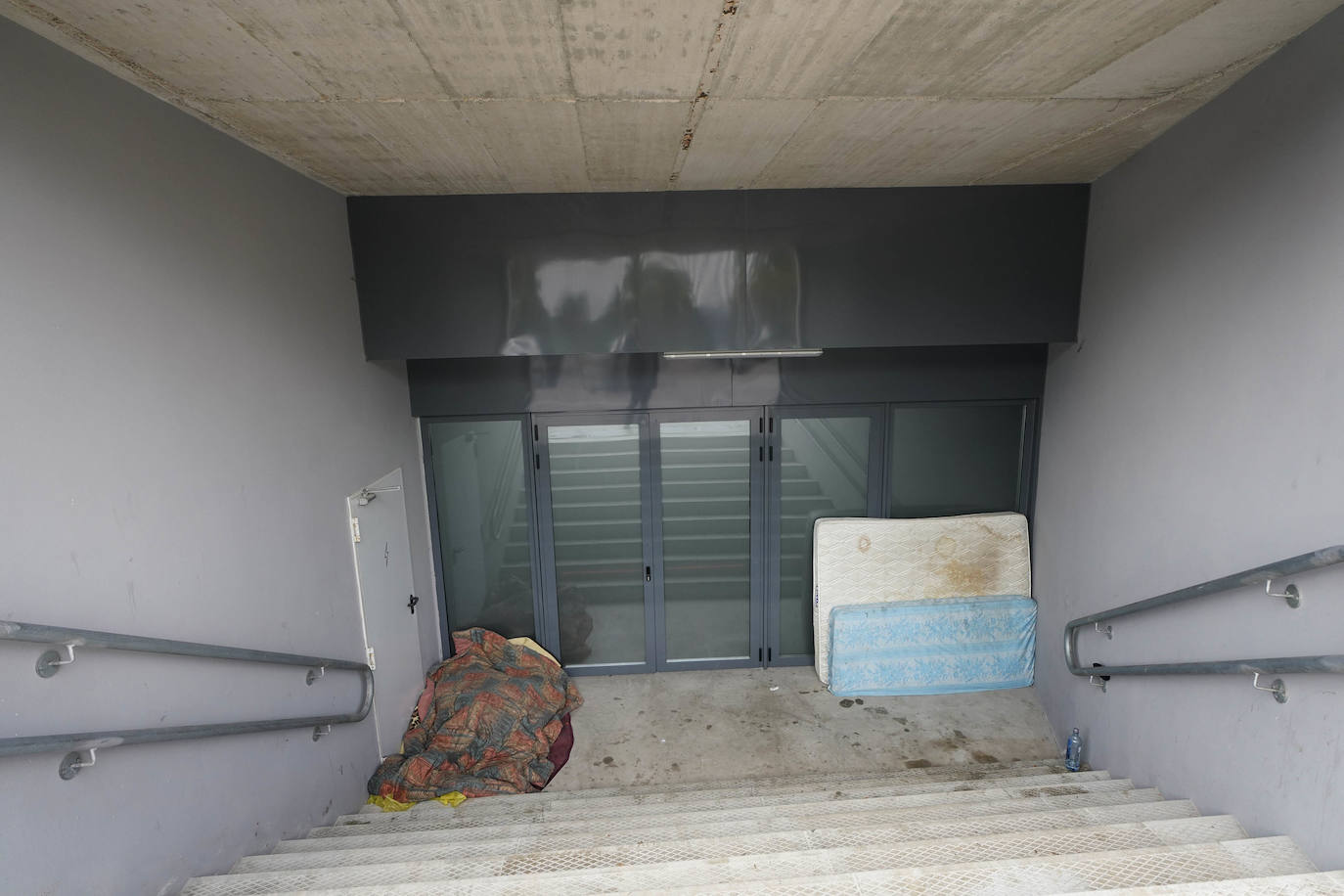 Fotos: Un tercio de los alrededores del estadio de Anoeta se reurbanizarán a finales de año