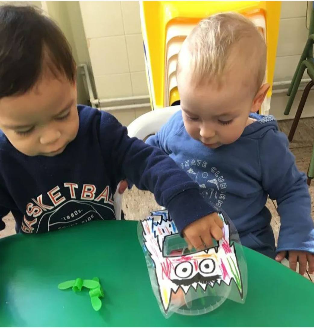 Los más pequeños aprenden jugando.