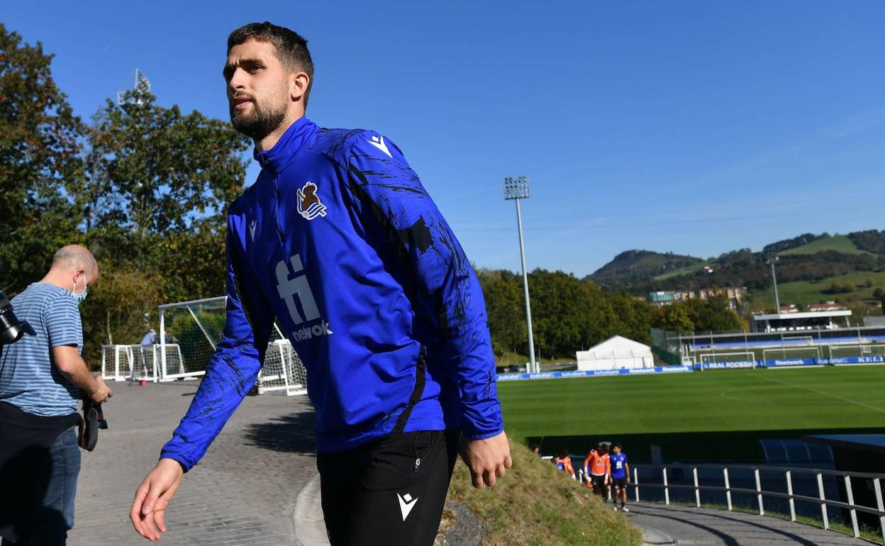Adnan Januzaj, jugador de la Real Sociedad, en un entrenamiento en Zubieta