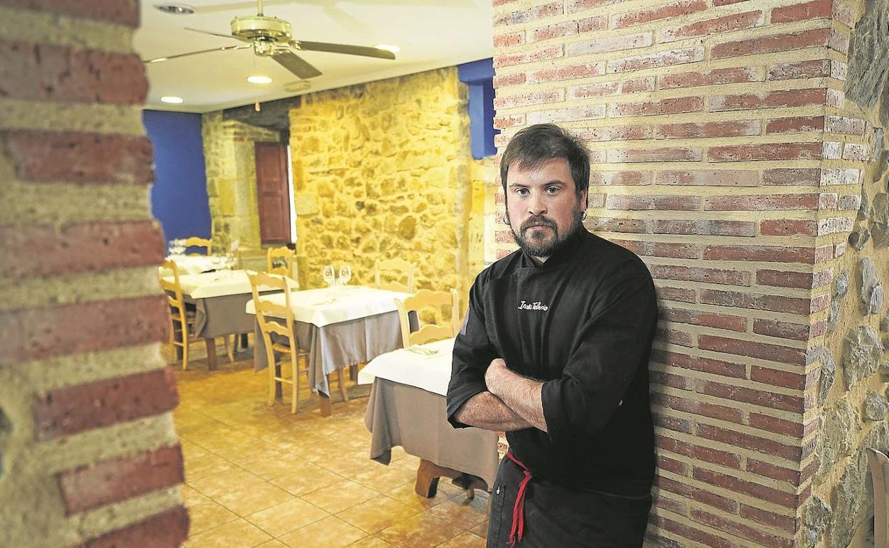 Iñaki Telleria gobierna con destreza el Ostatua de Mutiloa aportando un toque de inspiración a sus platos. 