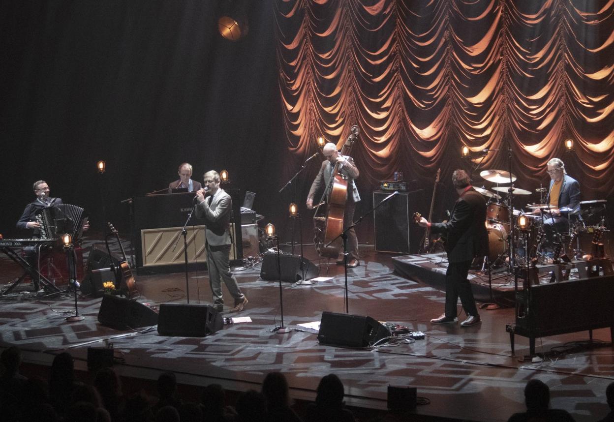 Imagen de The Divine Comedy en su concierto de ayer en el Kursaal. 