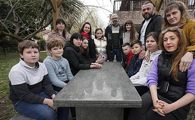 Imagen principal - Guerra Rusia - Ucrania: «Quería venir a Oiartzun pero echo de menos a mi mamá»