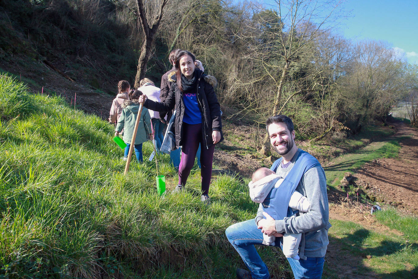 Fotos: Día del Árbol en familia en Astigarraga