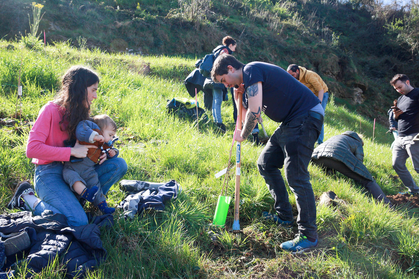 Fotos: Día del Árbol en familia en Astigarraga
