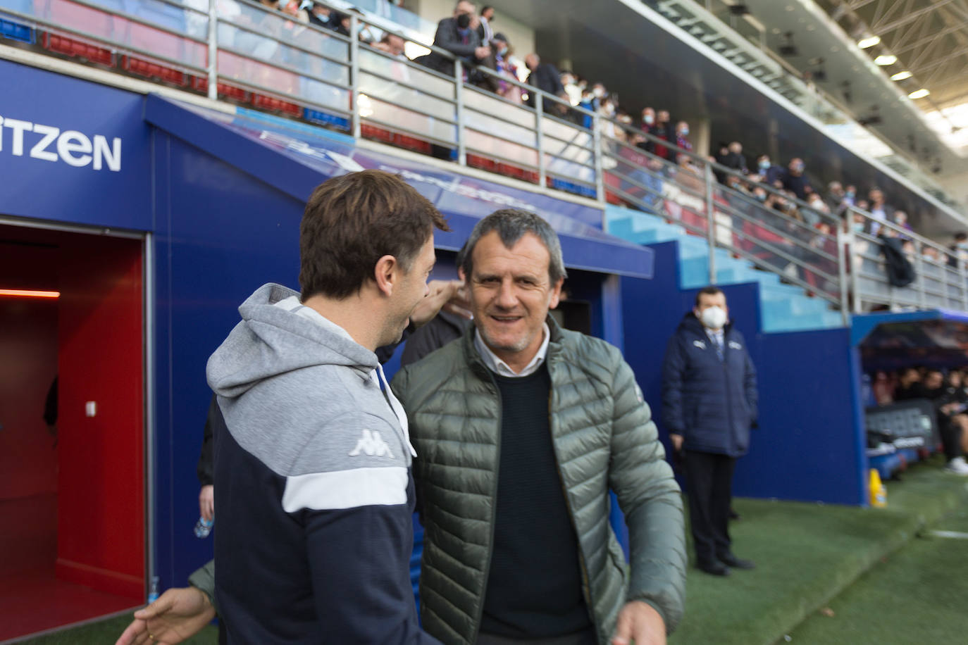 Fotos: El Eibar sigue en lo más alto de la tabla