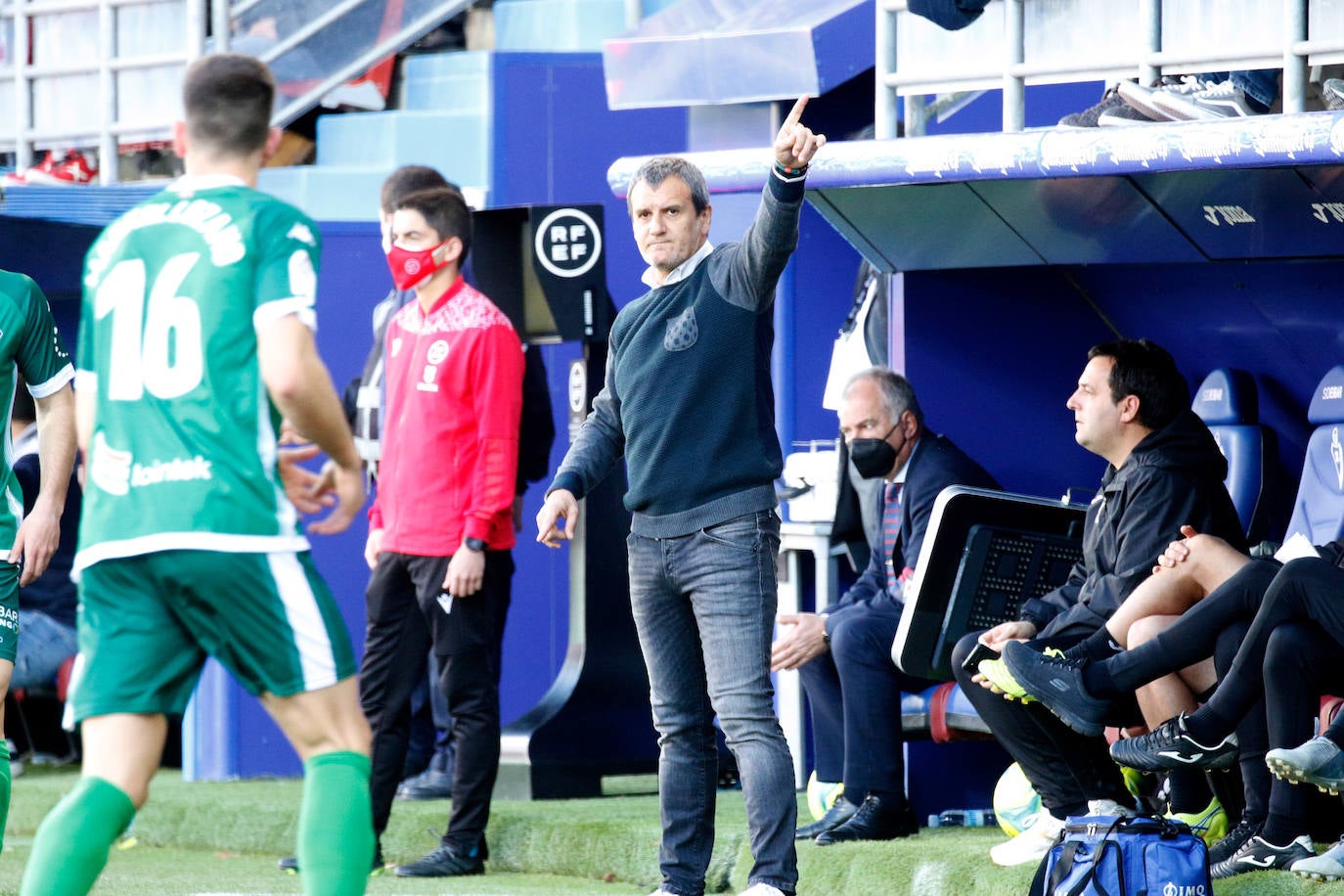 Fotos: El Eibar sigue en lo más alto de la tabla