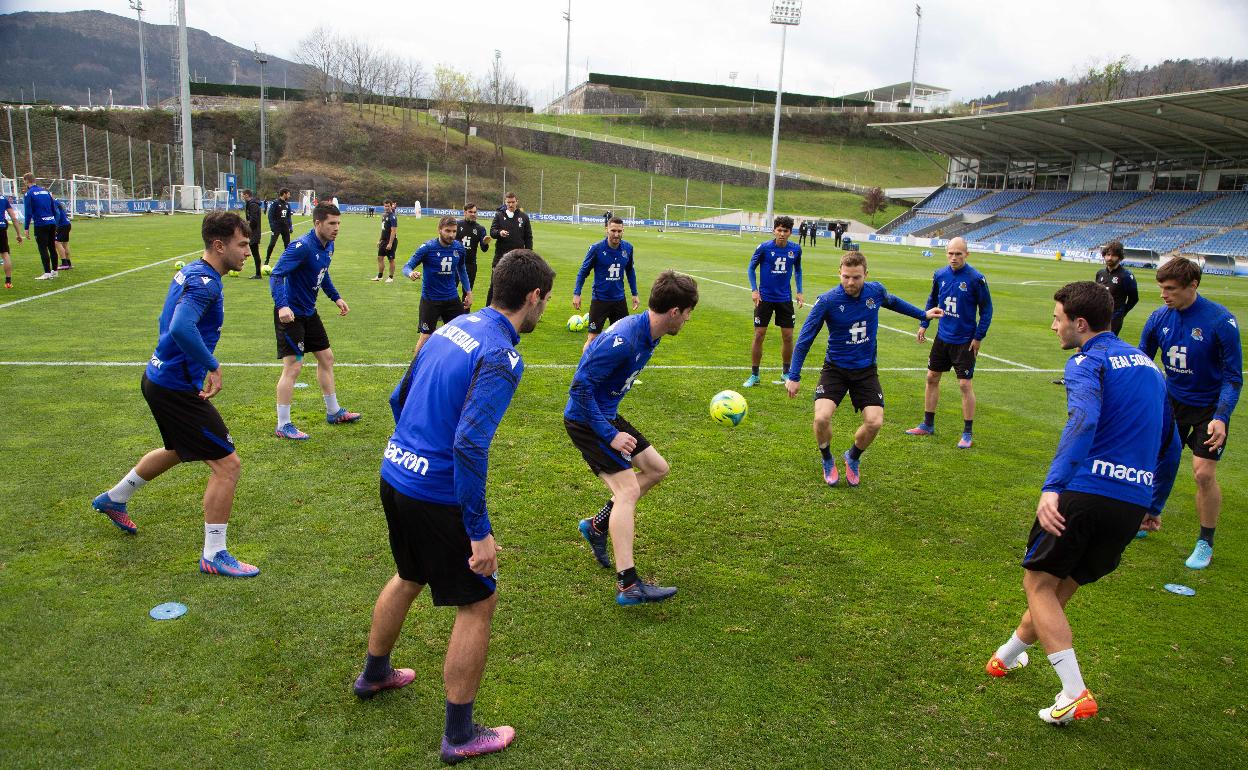 Entrenamiento de la Real en el José Luis Orbegozo de Zubieta. 