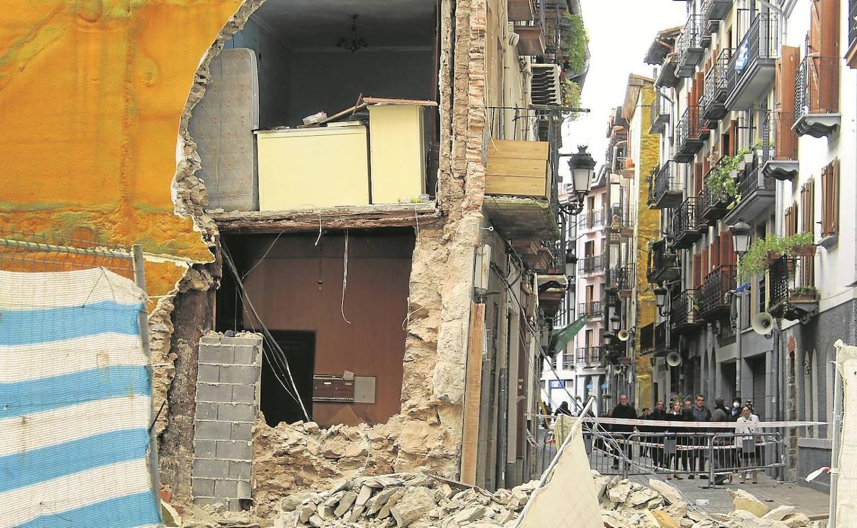 Azpeitia: «Si el edificio llega a derrumbarse un poco antes, habría sido  otro cantar» | El Diario Vasco