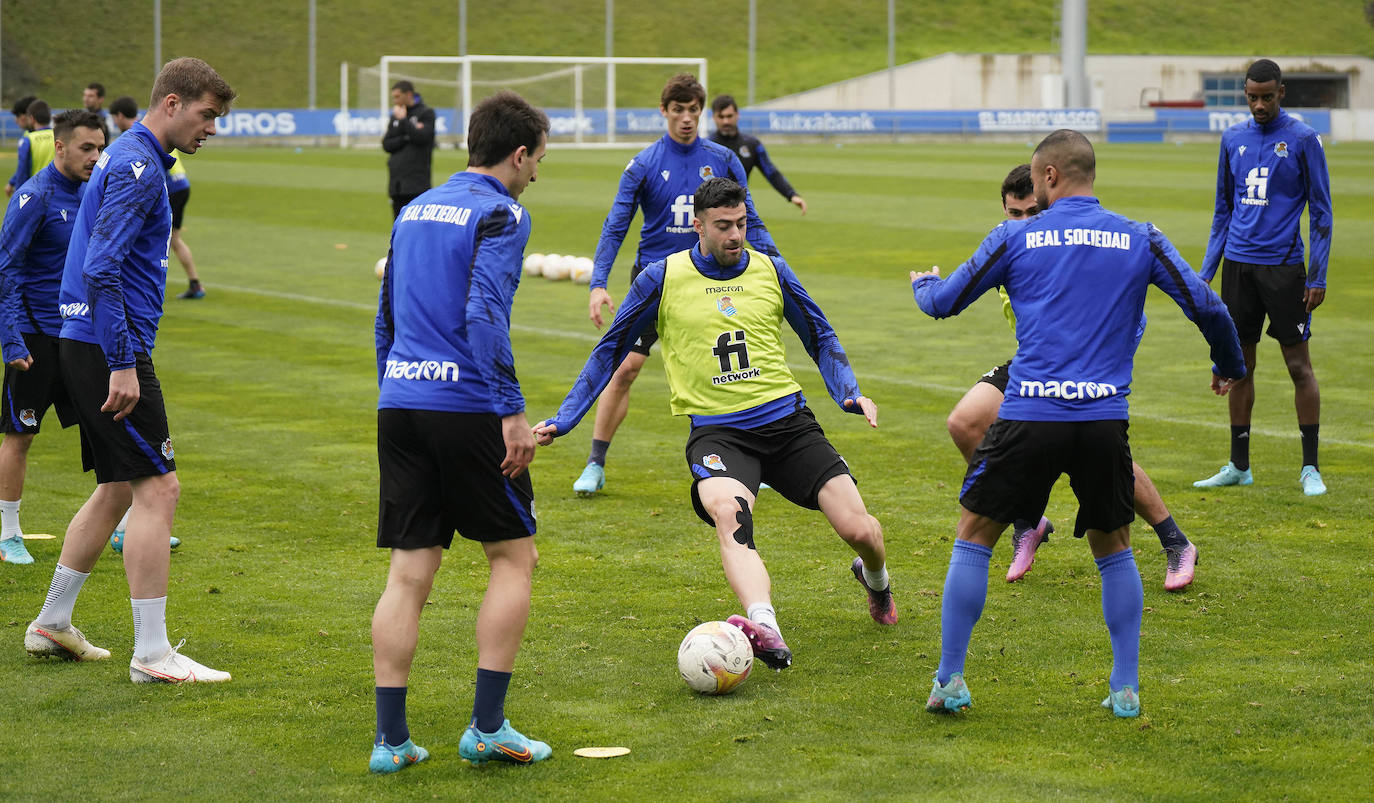 Fotos: Aihen no se entrena y Silva sigue al margen del grupo