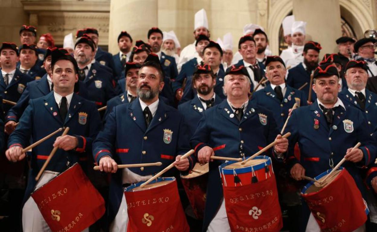 San Sebastián: Se buscan voluntarios que quieran tocar la Tamborrada en Vitoria