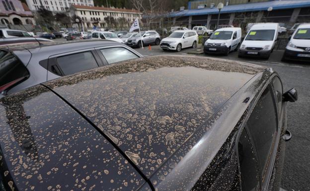 Aviso de la DGT: tener el coche sucio también puede conllevar multa