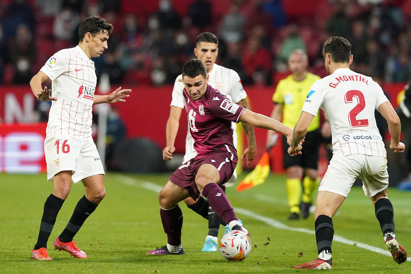 Fotos: Las imágenes del partido entre el Sevilla y la Real Sociedad