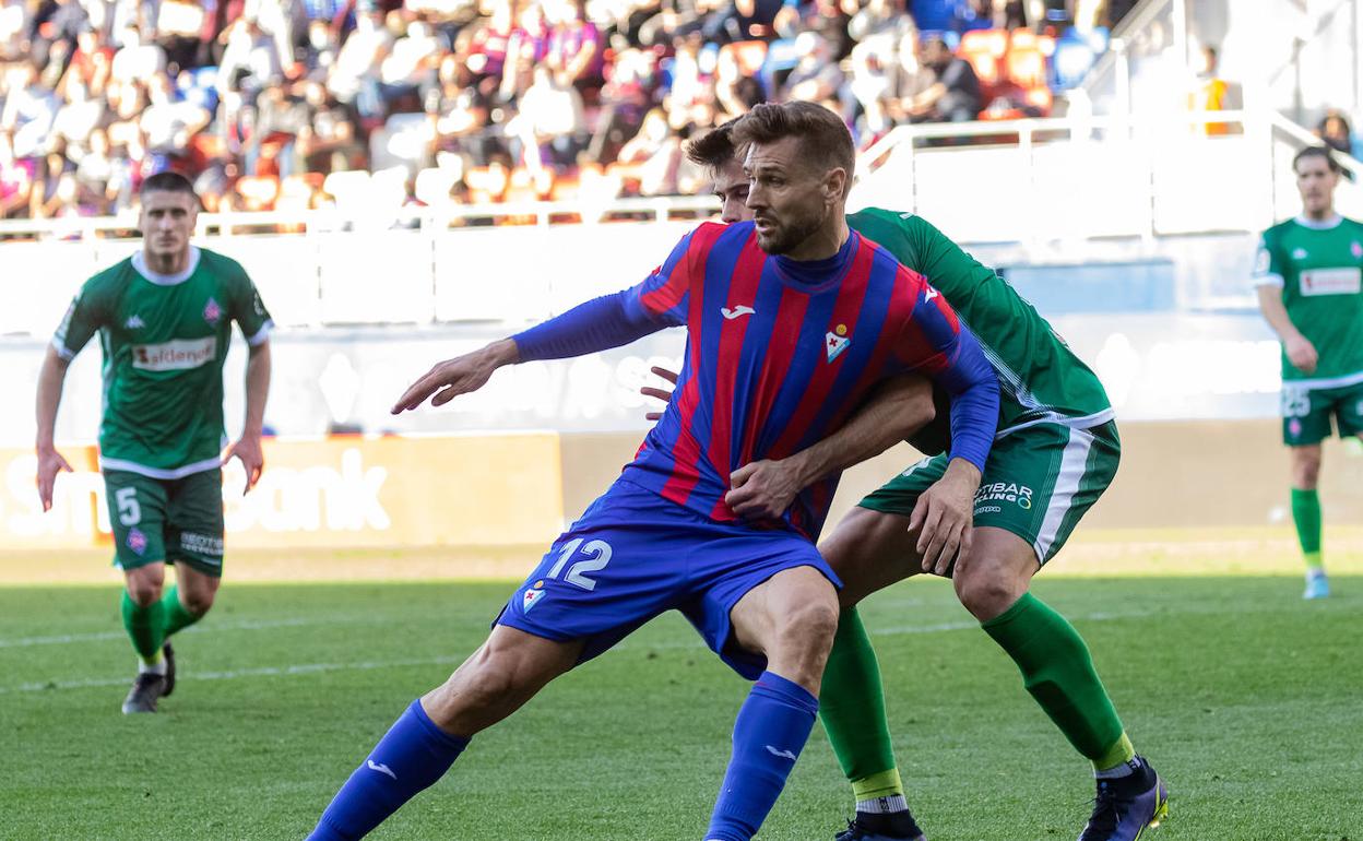 Llorente vivió una tarde agridulce en Ponferrada.