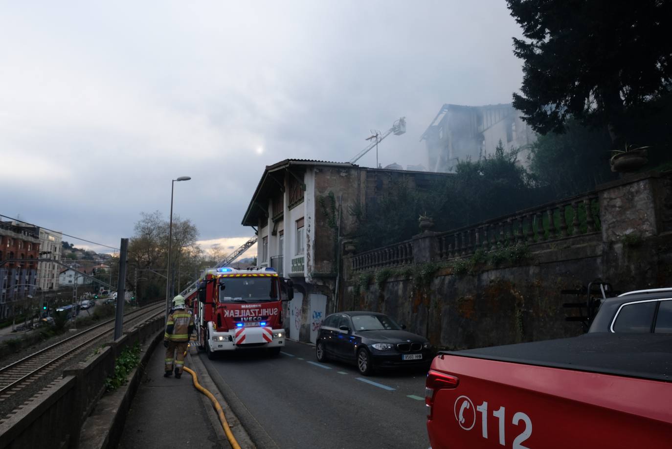 Fotos: Espectacular incendio en una villa en Jai Alai