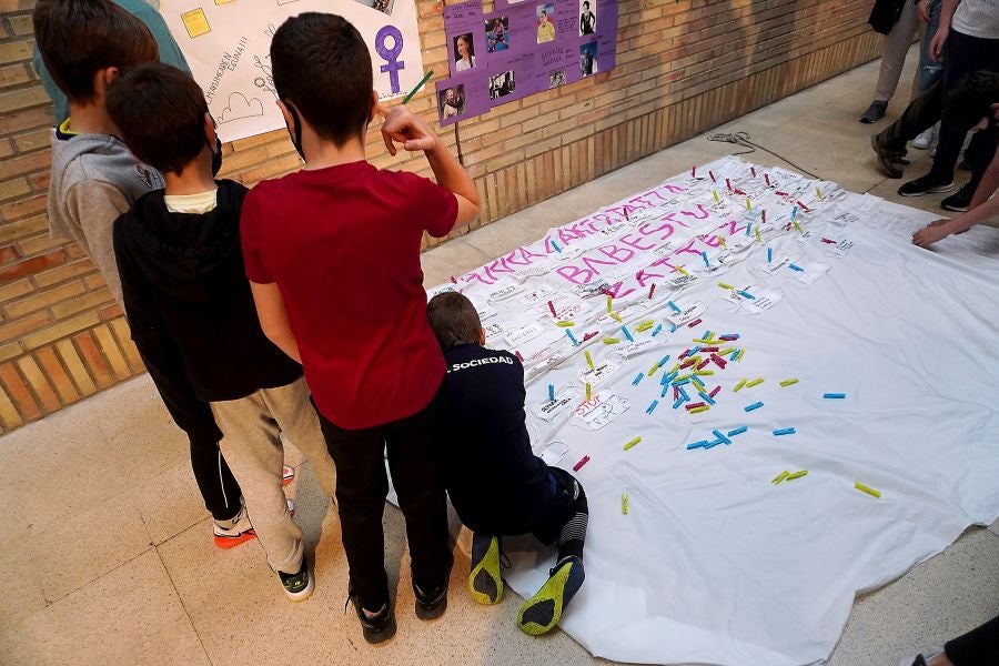 Fotos: «Protégete del racismo»