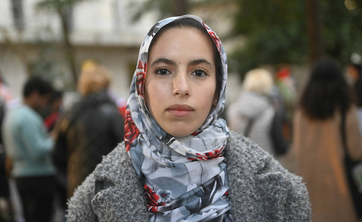 Fotos: Protesta en Donostia por el giro del Gobierno central sobre el Sáhara