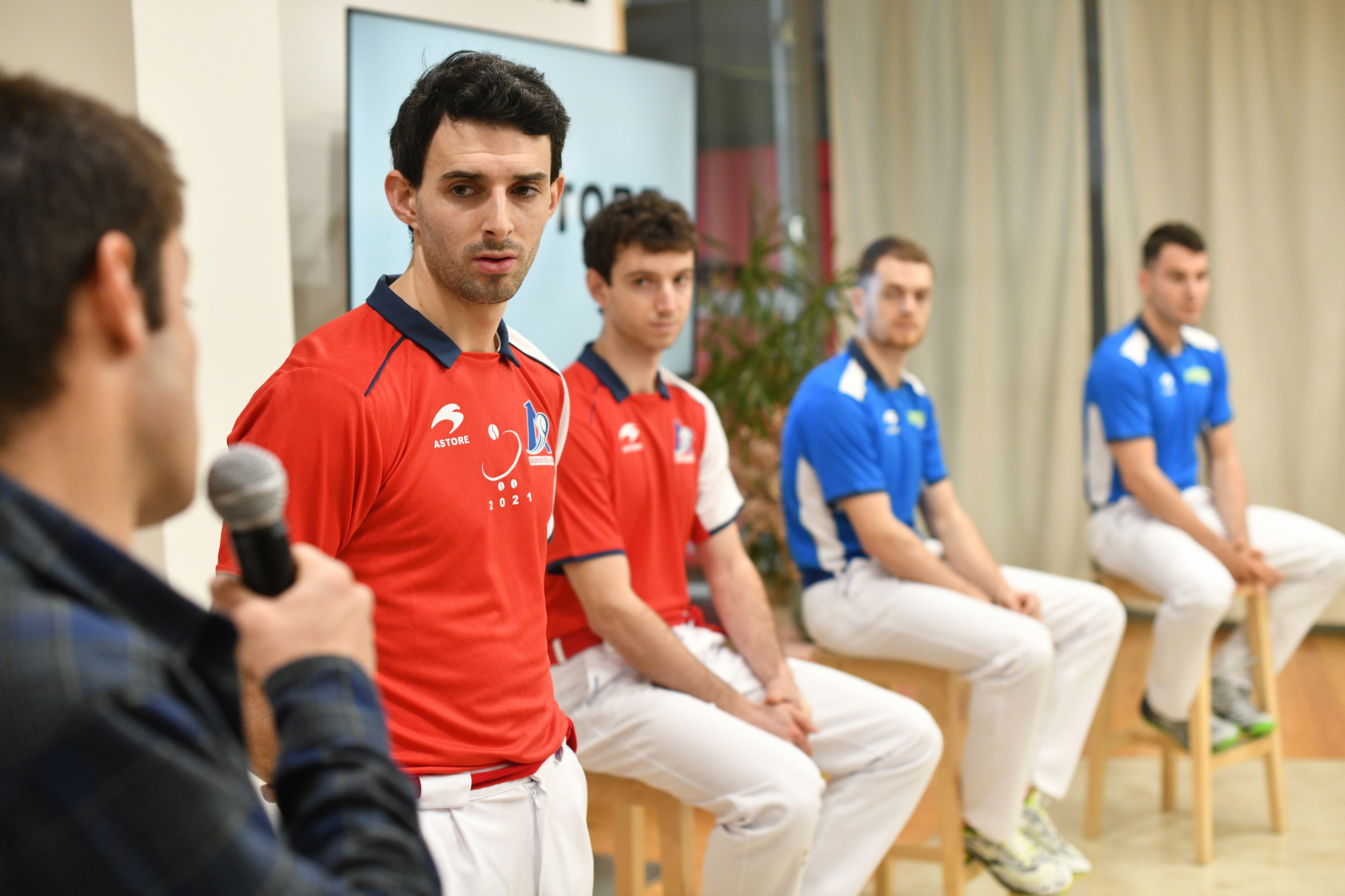 Fotos de las nuevas camisetas Astore del Campeonato Parejas de pelota