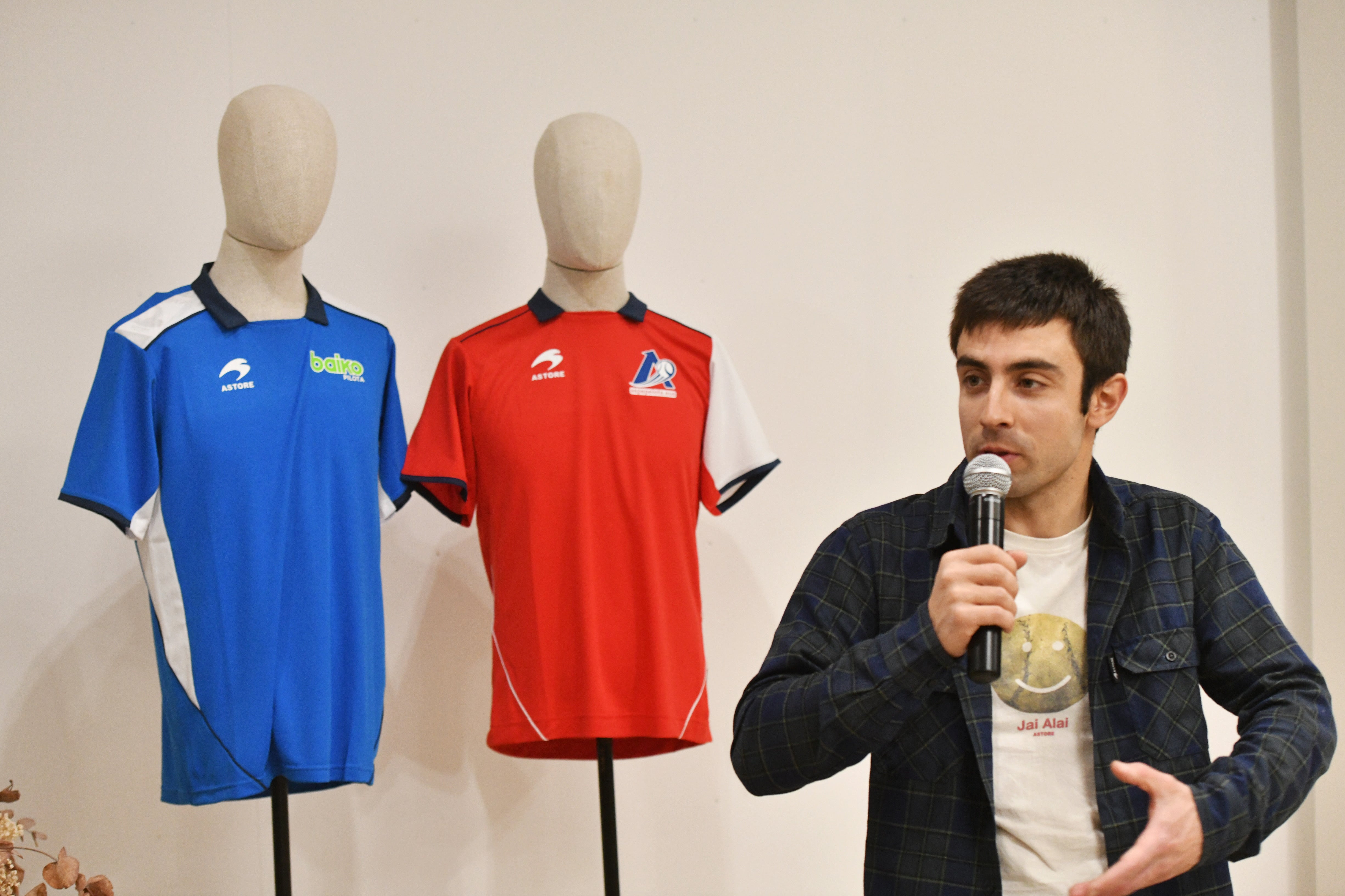 Fotos de las nuevas camisetas Astore del Campeonato Parejas de pelota