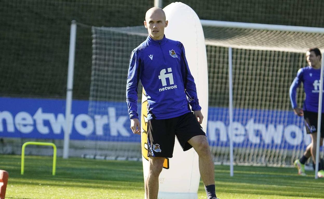 Real Sociedad: Jon Guridi, dispuesto a pelear por minutos