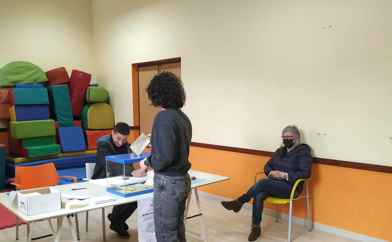 La mesa de la consulta abrió en el salón de 10 a 14 horas y otra orna se desplazó a los barrios 