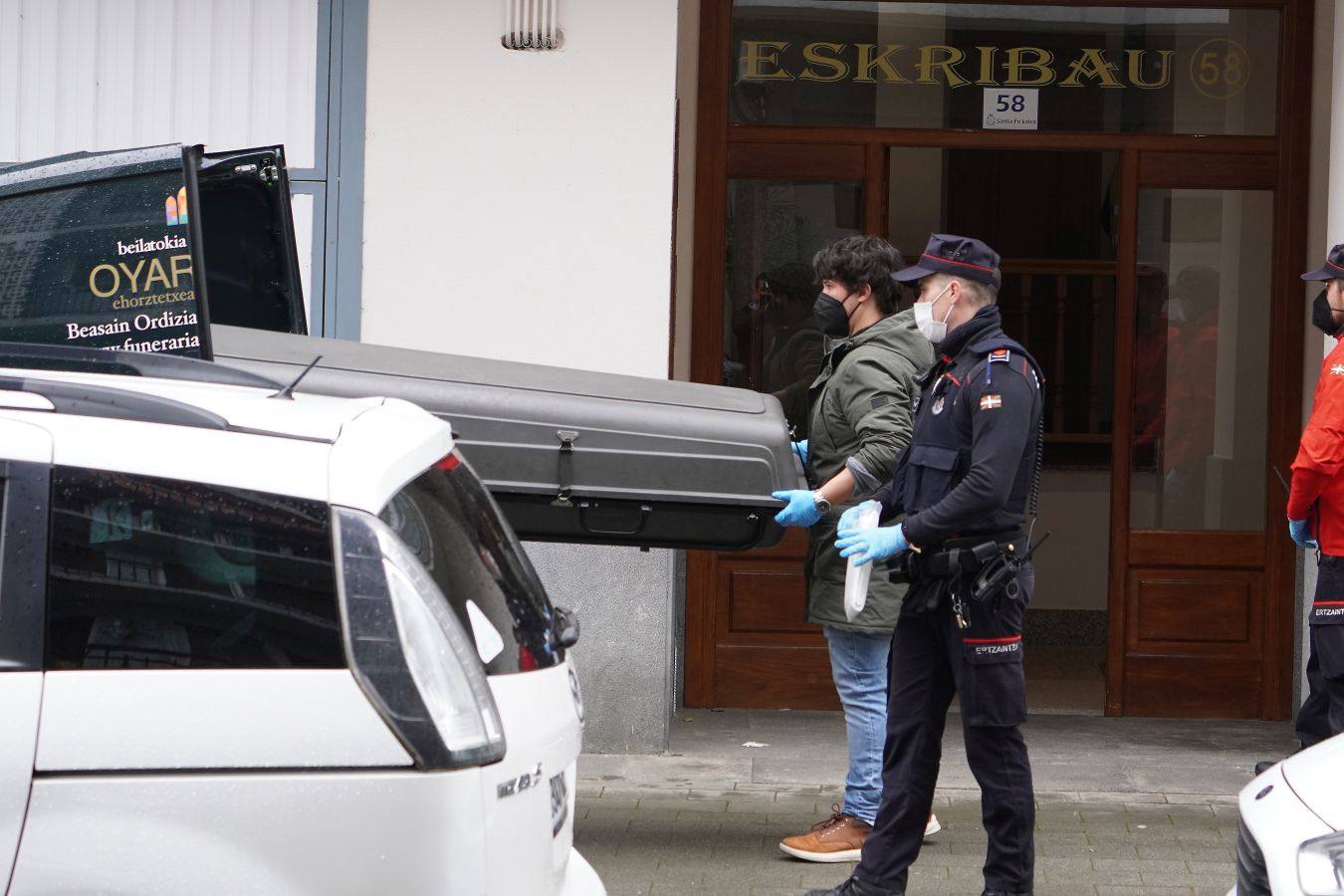 Fotos: Mueren una madre de 25 años y su bebé de 17 meses en Zaldibia por inhalación de gas