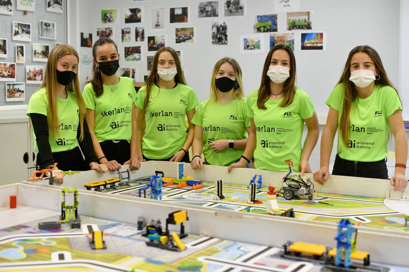 Las chicas de Arizmendi-Ikerlan 4.