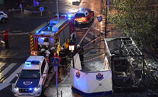 Estado en el que quedó la churrería ambulante que ardió hace dos años en Azkoitia.