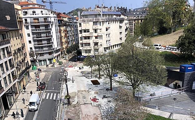 Imagen principal - San Sebastián: La plaza Benta Berri tendrá menos carriles, más aceras y bidegorris y cambios de dirección