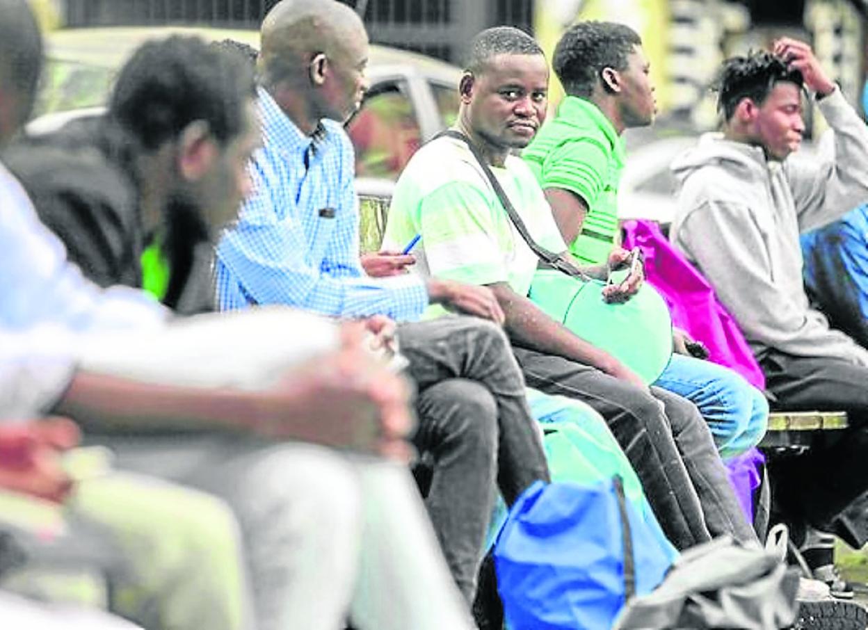 Jóvenes migrantes que llegan aquí en busca de un mejor futuro, pero que no lo tienen fácil. 