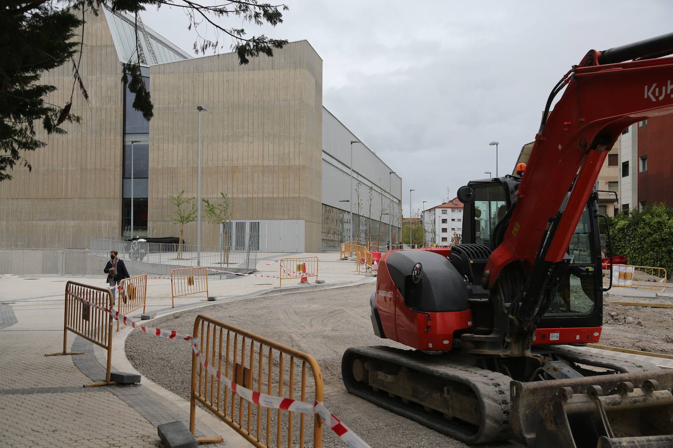 Fotos: Altza estrena polideportivo en once días