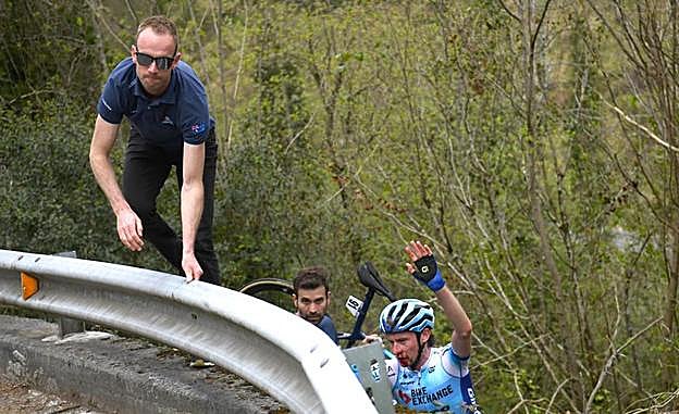 Quedan 120 ciclistas tras una jornada con diecinueve abandonos