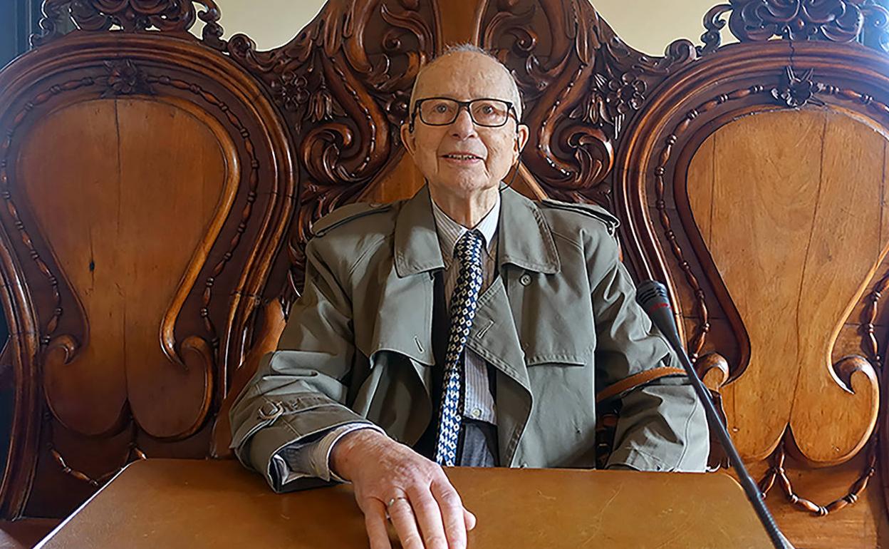 Txomin Peillenen antologia poetikoa da aurkeztu diren liburuetako bat.