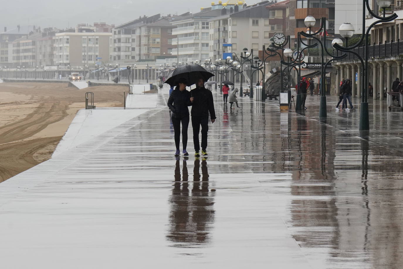 Fotos: Gipuzkoa ya recibe a sus primeros turistas