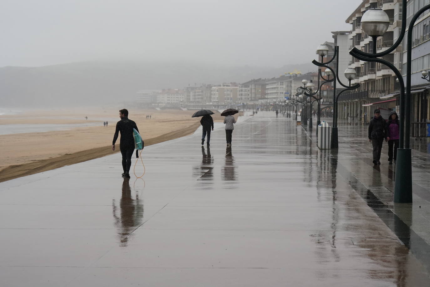Fotos: Gipuzkoa ya recibe a sus primeros turistas