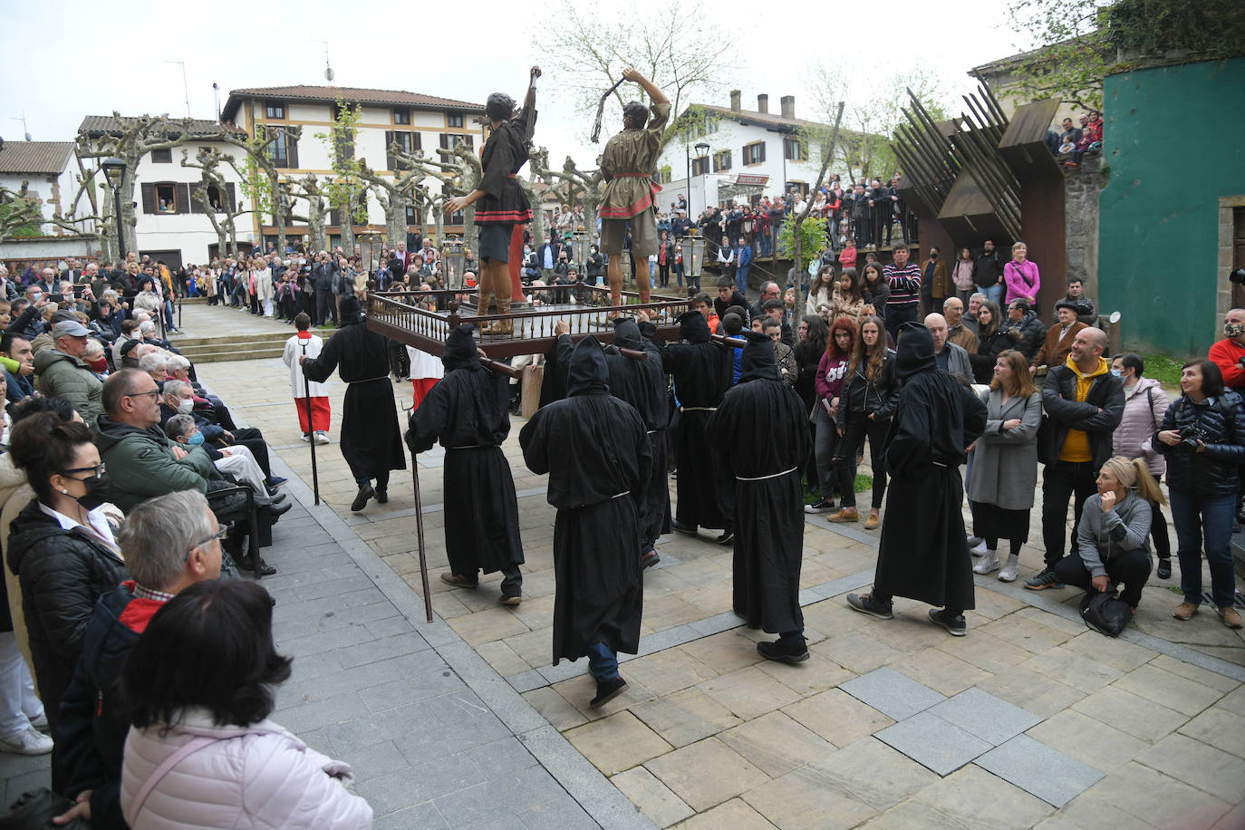 Fotos: Segura revive su tradicional procesión de Jueves Santo