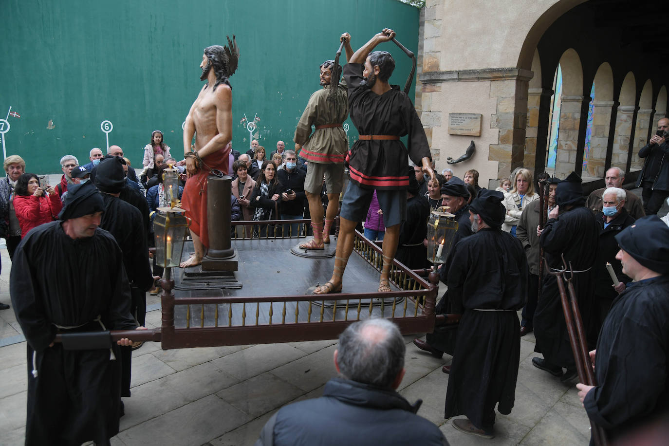 Fotos: Segura revive su tradicional procesión de Jueves Santo