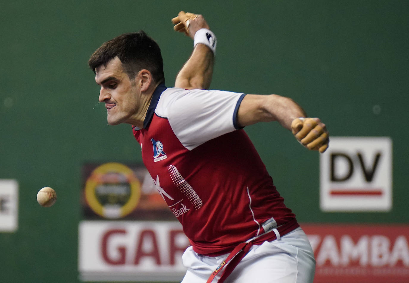 Fotos: Ezkurdia se encuentra con demasiadas facilidades