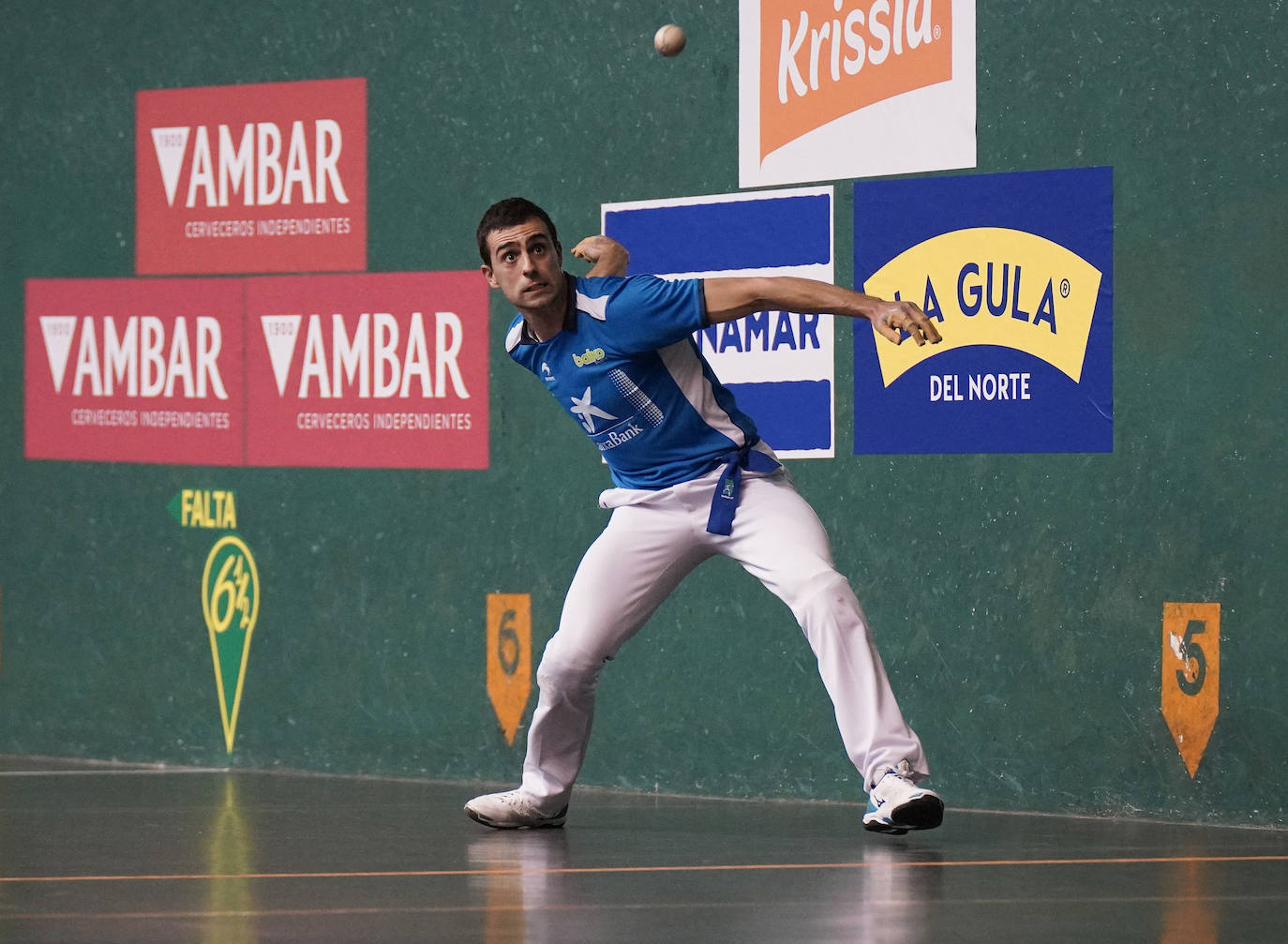 Fotos: Ezkurdia se encuentra con demasiadas facilidades