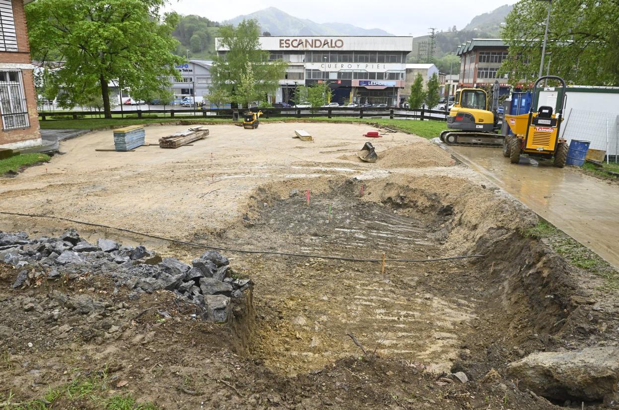 Imagen actual del espacio donde se están realizando las obras de la futura cubierta. 
