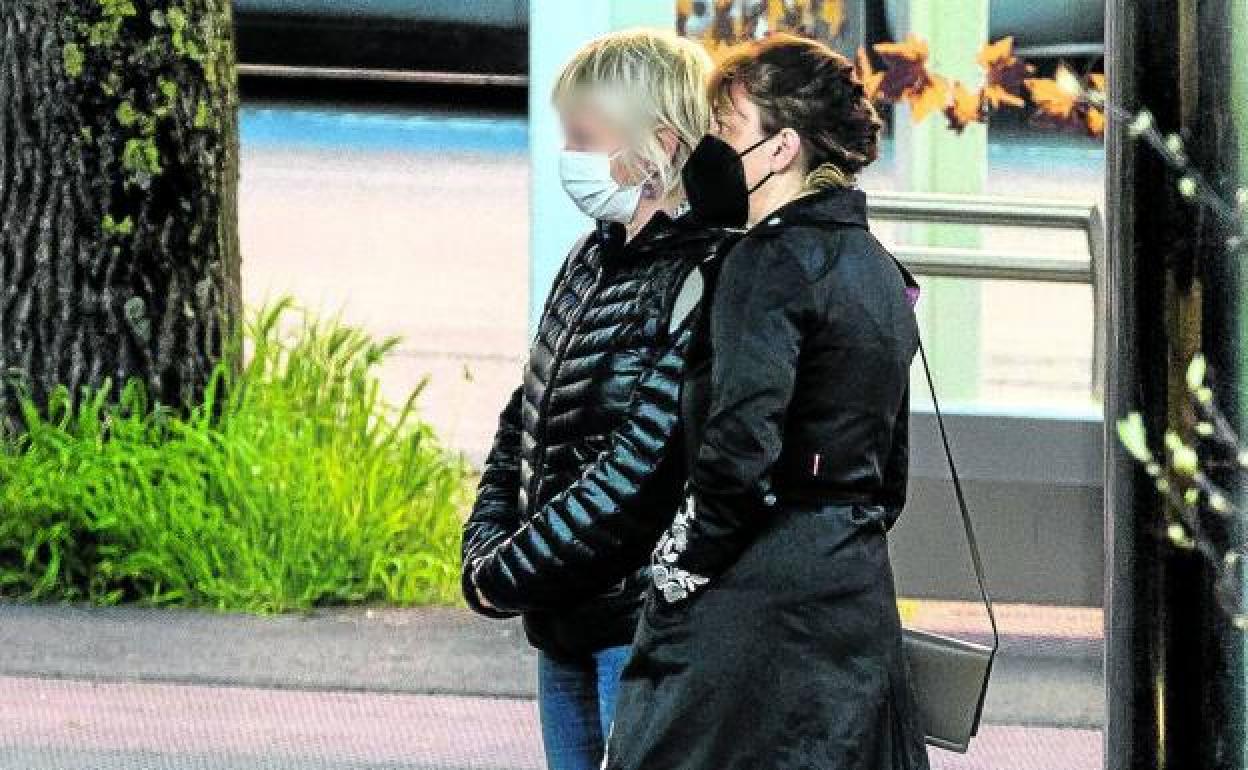 Miren Larrion anuncia un pacto con la Fiscalía y vuelve a decir que fue «un error» suplantar a su compañera