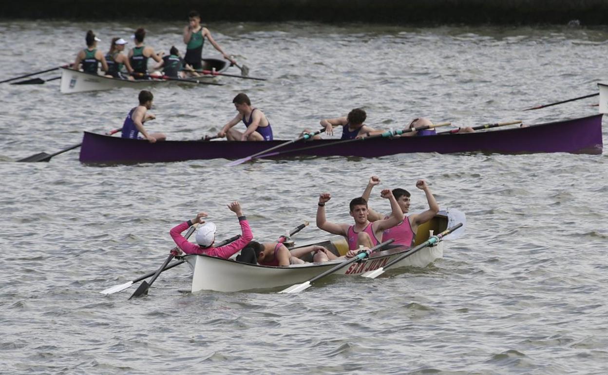 Bote juvenil de San Juan tras el final de infarto ante Santurtzi. 