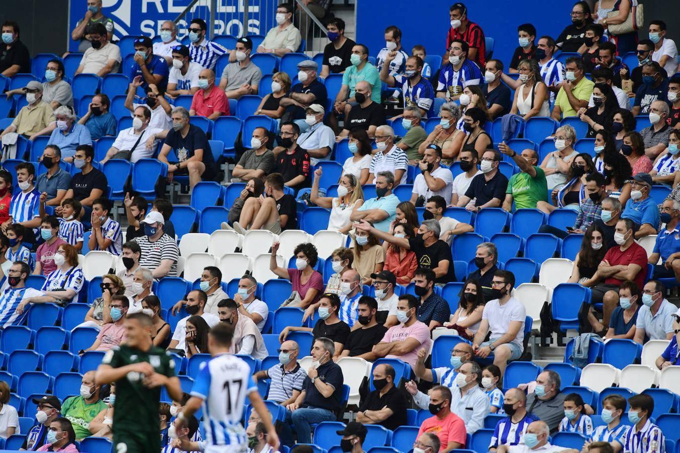 Otro gran paso hacia la normalidad. Euskadi decide volver a abrir las puertas de los estadios para acontecimientos deportivos y culturales aunque limita el aforo a un 30% en los recintos de más de 5.000 espectadores y al 20% a los inferiores. El uso de la mascarilla es obligatorio al igual que la distancia de 1,5 metros para con los no convivientes.