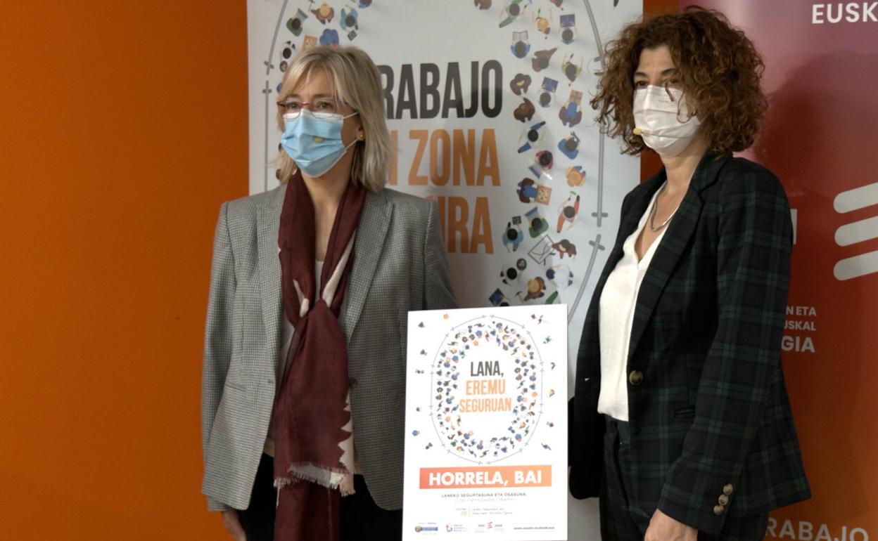 Lourdes Iscar, directora de Osalan, y la viceconsejera Pérez Barreiro. 