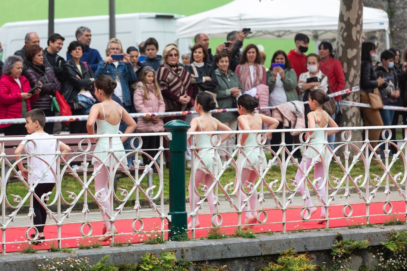 Fotos: Mucha clase en la barandilla de Irun