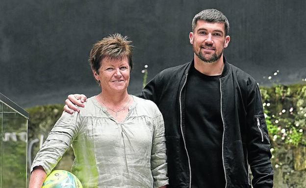  Mathew Ryan: «Este es mi ritual: llamar a mi madre todos los días de partido» 