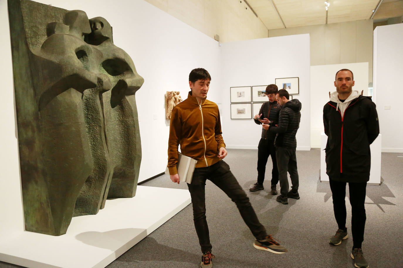Fotos: Kukai dialoga con Chillida y Oteiza en la exposición de San Telmo
