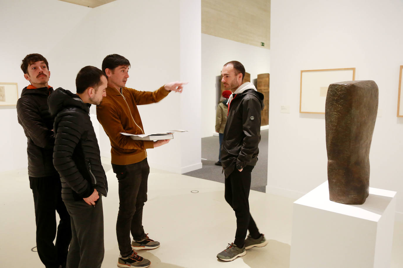 Fotos: Kukai dialoga con Chillida y Oteiza en la exposición de San Telmo